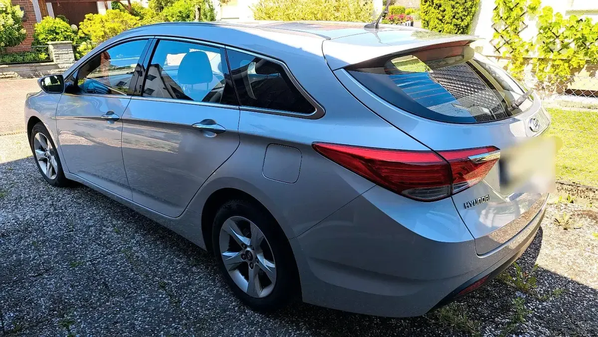 Gebraucht Hyundai i40 177 PS (130 kW) 2011 Silber Kombi