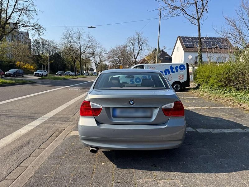 Gebraucht BMW 320 150 PS (110 kW) 2005 Silber Limousine