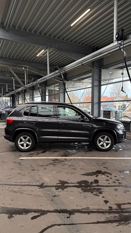 Gebraucht VW Tiguan LOUNGE 150 PS (110 kW) 2016 Grau SUV