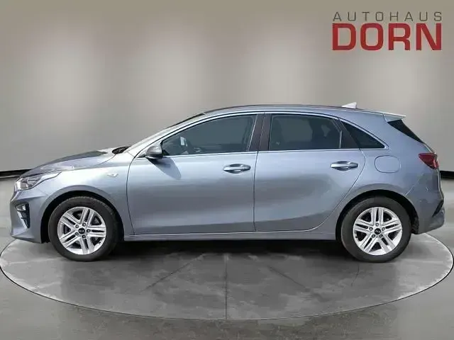 Usado Kia Ceed Vision 136 CV (100 kW) 2021 Gris Utilitario
