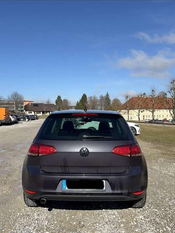 Gebraucht VW Golf VII LOUNGE 110 PS (80 kW) 2015 Limousine