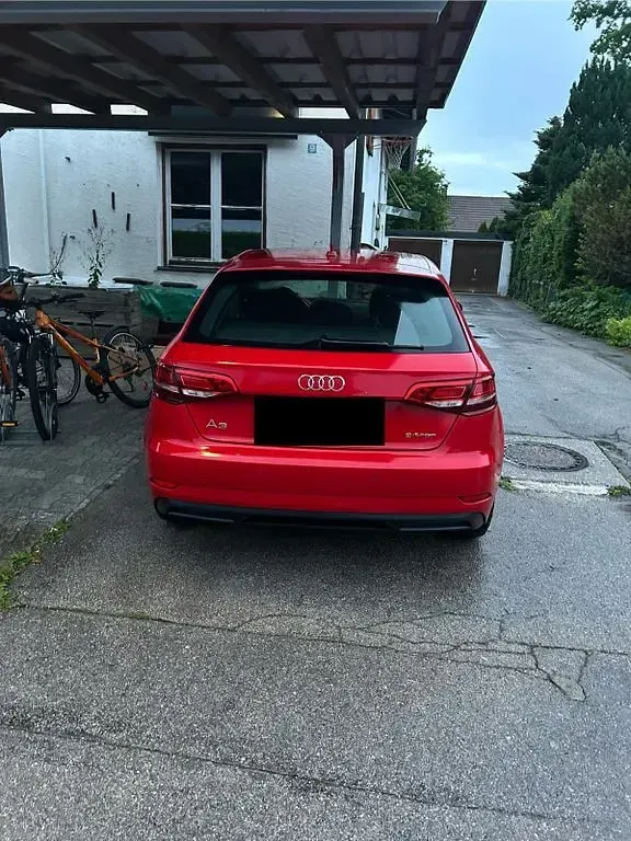 Second-hand Audi A3 Ambiente 110 CP (80 kW) 2017 Roșu Berlinǎ