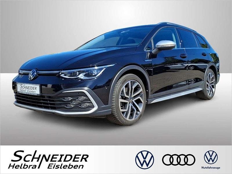 Deep black perleffekt (metallic) Gebraucht 2024 VW Golf Alltrack Kombi | 40.860 € (Teuer) - Bild 1/4