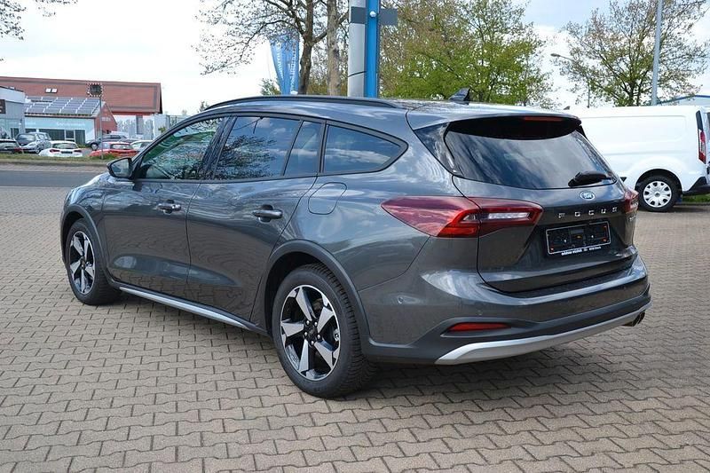 Gebraucht Ford Focus Active X 155 PS (114 kW) 2023 Grau Limousine