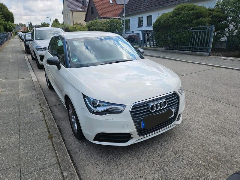 Andere farben Gebraucht 2011 Audi A1 Kleinwagen | 8.699 € (Fairer Preis) - Bild 1/4