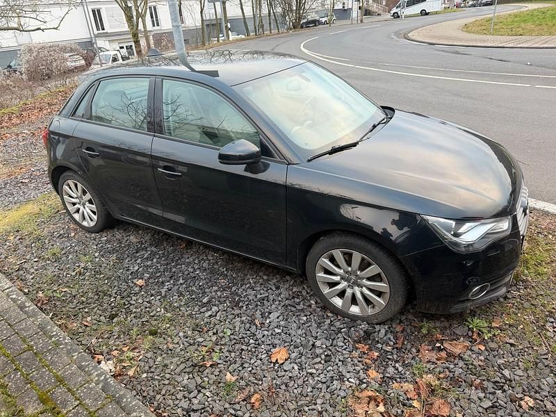 Gebraucht Audi A1 Sportback 122 PS (89 kW) 2012 Schwarz Kleinwagen