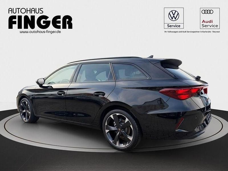 Neu Cupra Leon 150 PS (110 kW) 2025 Grau Limousine