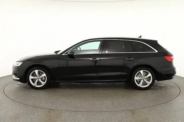 Gebraucht Audi A4 Advanced 204 PS (150 kW) 2021 Schwarz Kombi