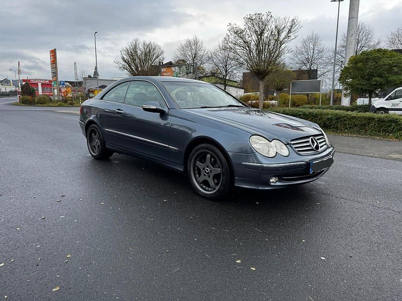Blau Gebraucht 2003 Mercedes CLK200 Coupé | 4.200 € - Bild 1/4