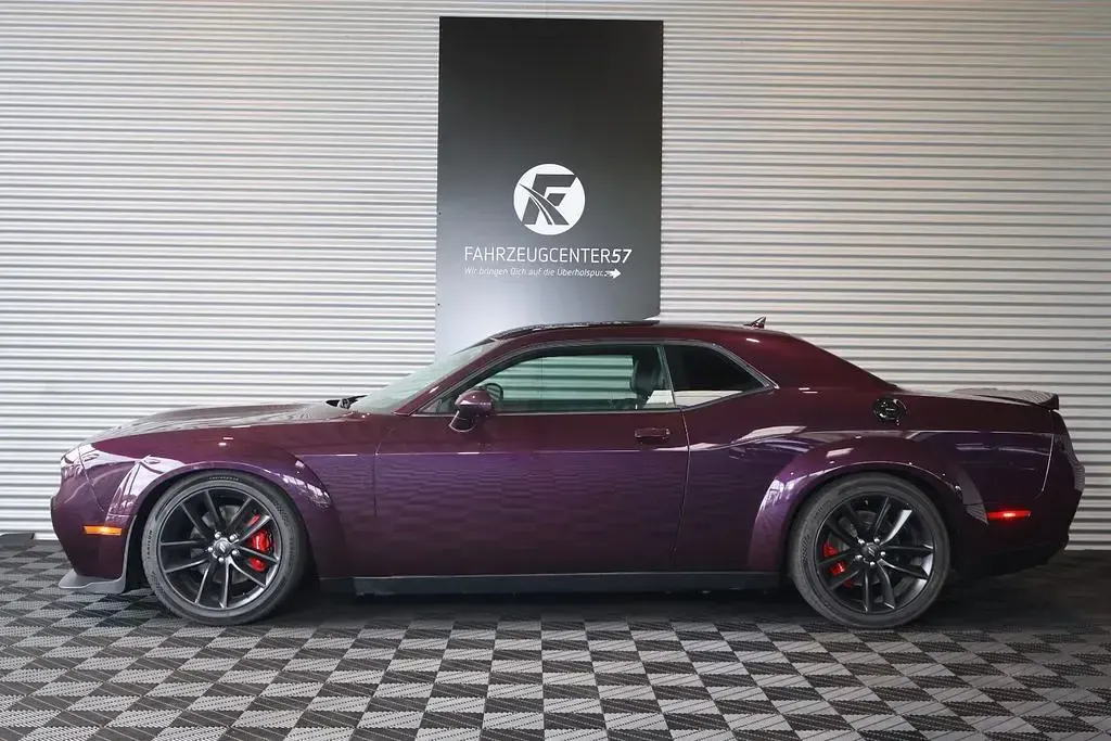Gebraucht Dodge Challenger 373 PS (274 kW) 2020 Violett Coupé