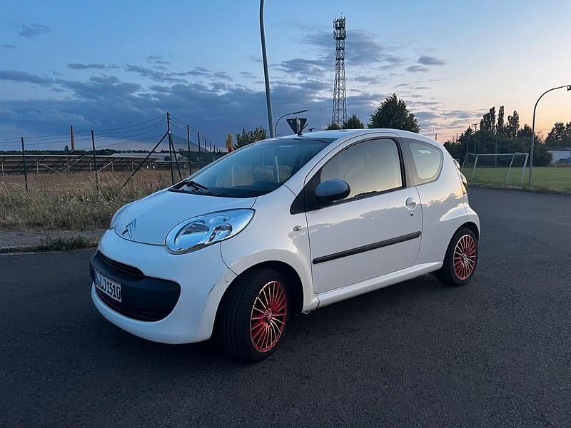 Weiß Gebraucht 2008 Citroën C1 Kleinwagen | 2.000 € (Fairer Preis) - Bild 1/4