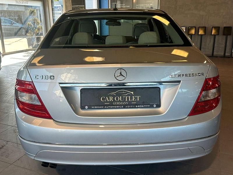 Gebraucht Mercedes C180 156 PS (114 kW) 2010 Silber Limousine