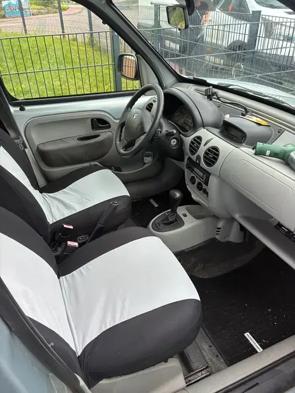 Gebraucht Renault Kangoo 58 PS (42 kW) 2006 Silber Van / Kleinbus