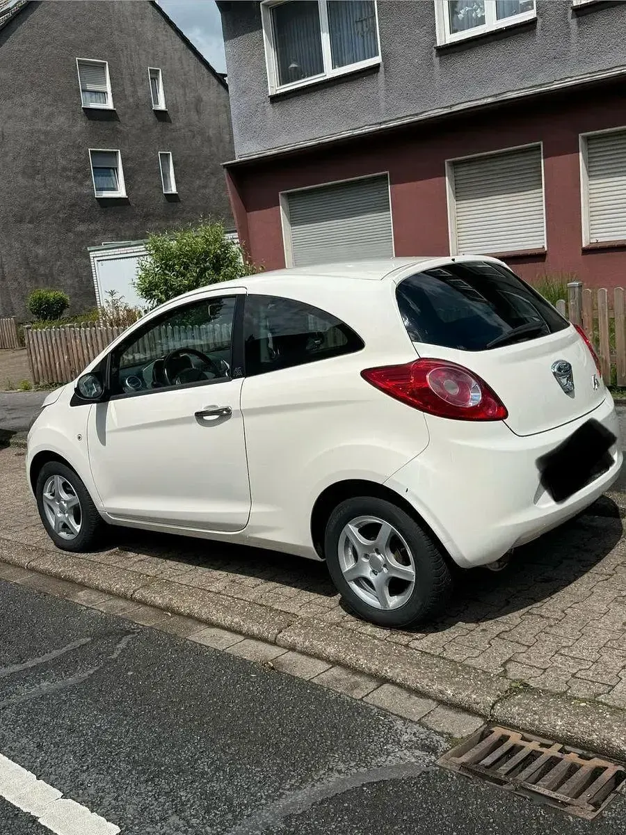 Gebraucht Ford Ka Titanium 69 PS (50 kW) 2012 Weiß Kleinwagen
