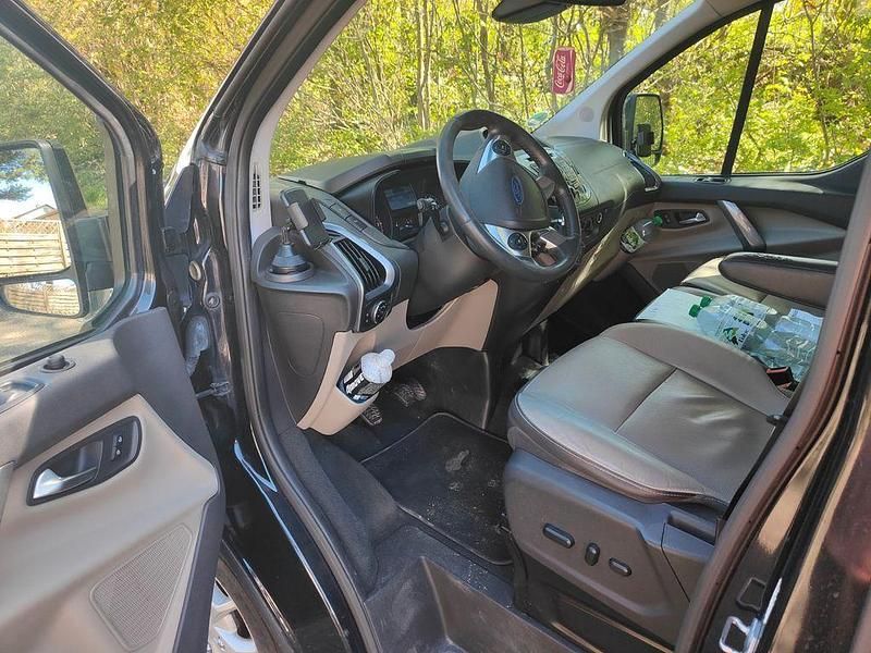 Gebraucht Ford Tourneo 155 PS (114 kW) 2014 Schwarz Van / Kleinbus