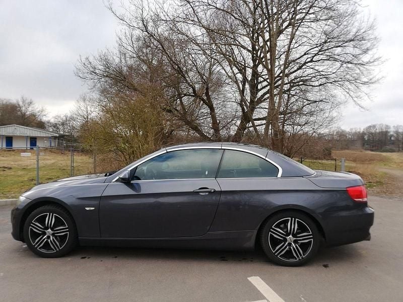 Gebraucht BMW 320 Cabriolet Performance 170 PS (125 kW) 2010 Grau Cabrio