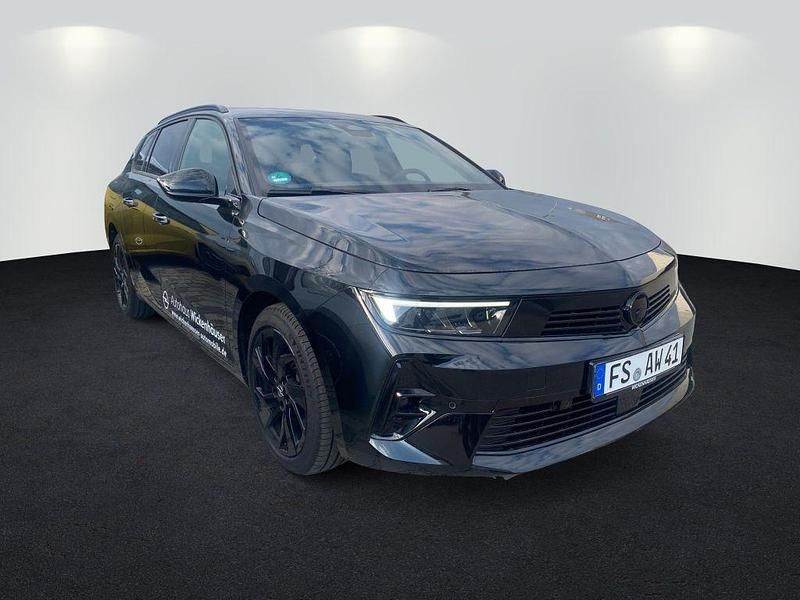 Gebraucht Opel Astra 131 PS (96 kW) 2025 Lackierung schwarz perla nera/typ aussen (metallic) Kombi