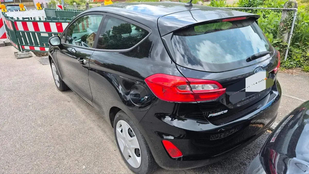 Gebraucht Ford Fiesta 70 PS (51 kW) 2018 Schwarz Kleinwagen