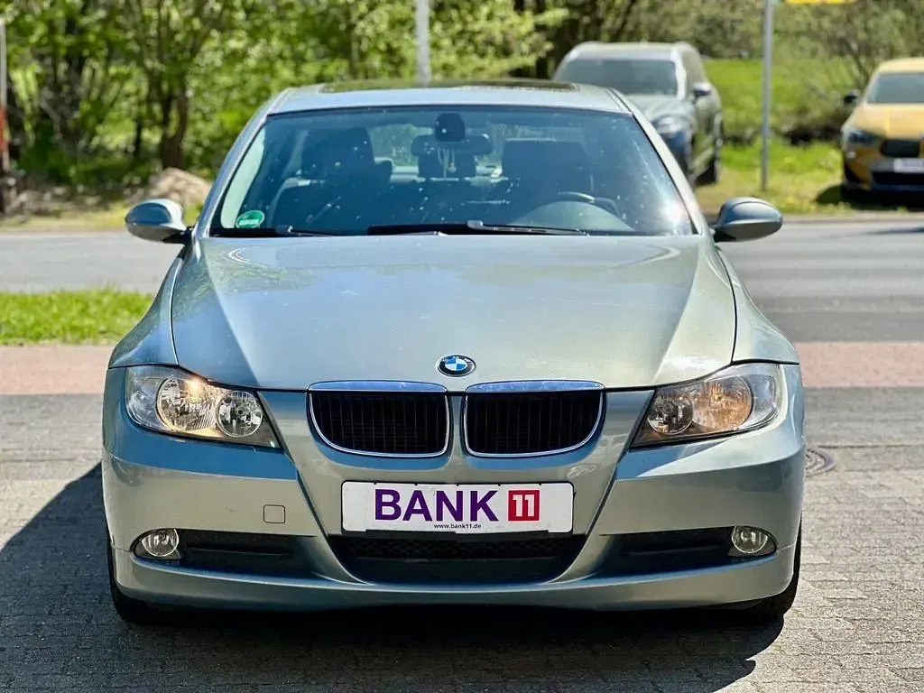 Gebraucht BMW 318 129 PS (94 kW) 2007 Silber Limousine