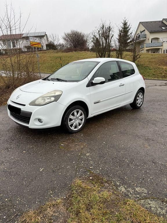 Gebraucht Renault Clio II 86 PS (63 kW) 2010 Weiß Limousine