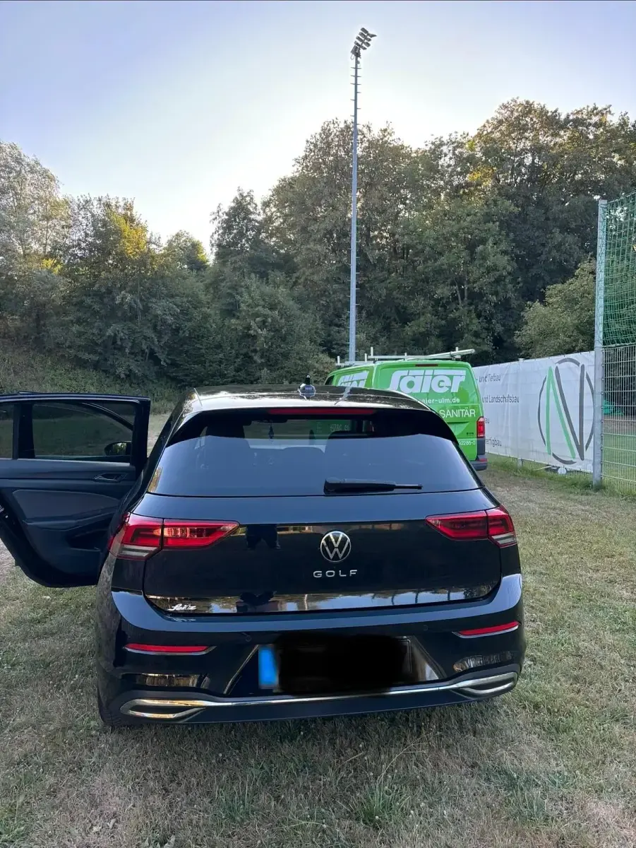 Gebraucht VW Golf VIII Move 150 PS (110 kW) 2023 Schwarz Limousine