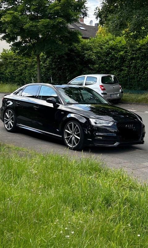 Schwarz Gebraucht 2016 Audi A3 Black Edition Limousine | 12.600 € (Superpreis) - Bild 1/4