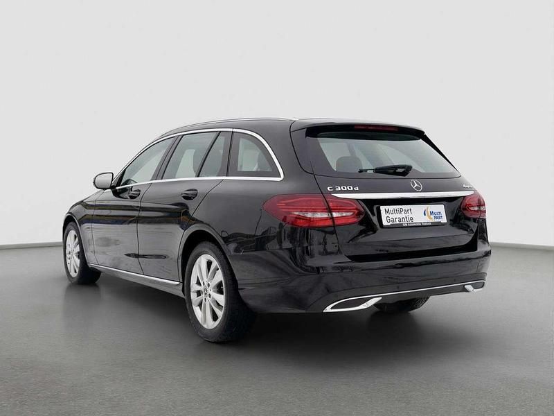 Gebraucht Mercedes C300 245 PS (180 kW) 2018 Schwarz/baltic black Kombi