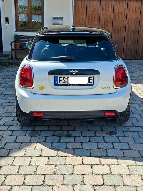Gebraucht Mini Cooper SE 135 kW (184 PS) 2023 Weiß Kleinwagen