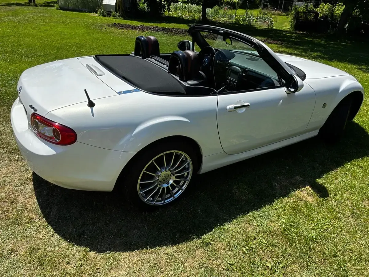 Gebraucht Mazda MX5 126 PS (92 kW) 2012 Weiß Cabrio