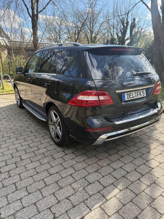 Gebraucht Mercedes ML350 258 PS (189 kW) 2014 Schwarz SUV