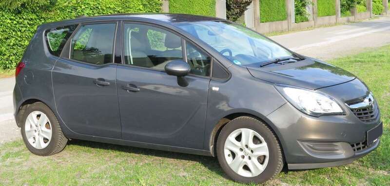 Grau Gebraucht 2017 Opel Meriva Van / Kleinbus | 5.800 € (Guter Preis) - Bild 1/4