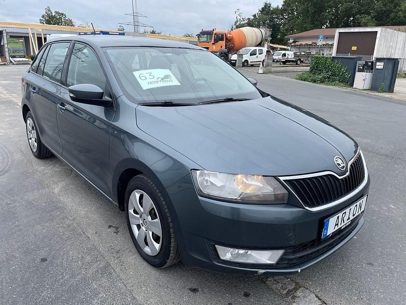 Grau Gebraucht 2016 Skoda Rapid Ambition Kombi | 5.199 € (Fairer Preis) - Bild 1/4