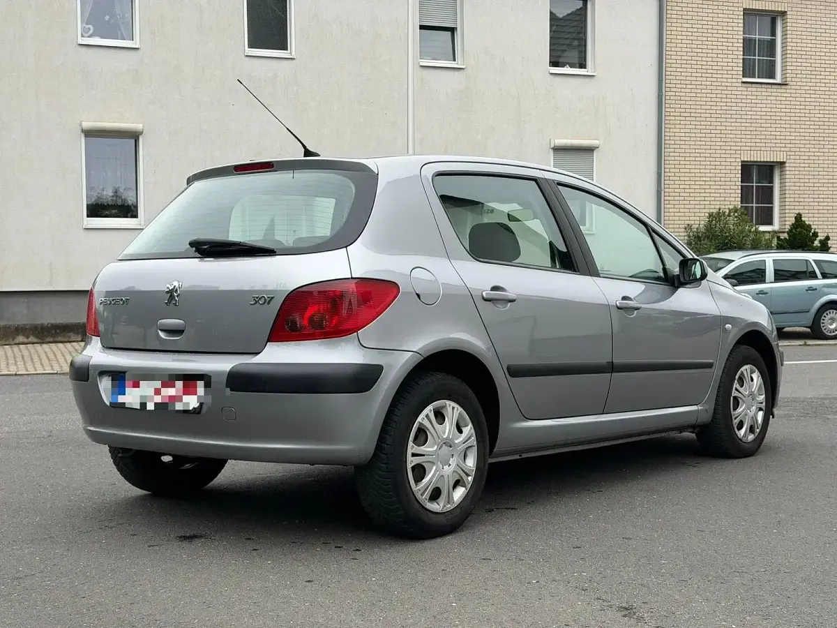 Gebraucht Peugeot 307 90 PS (66 kW) 2002 Grau Limousine