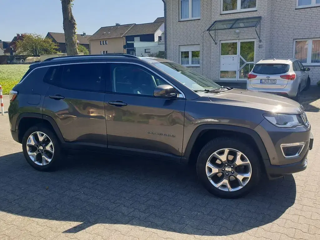 Occasion Jeep Compass Limited 170 ch (125 kW) 2018 Gris SUV