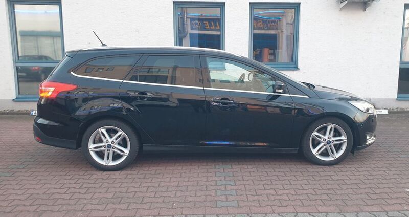 Gebraucht Ford Focus Titanium 150 PS (110 kW) 2018 Schwarz Limousine