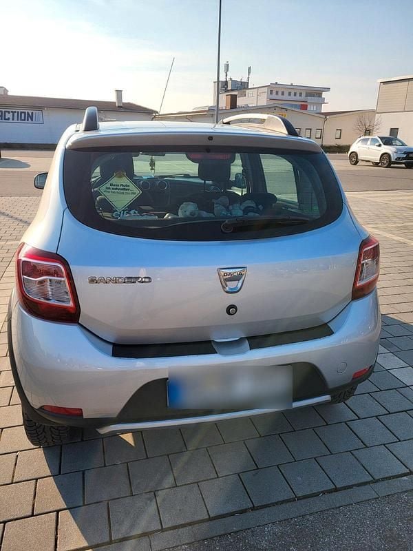 Gebraucht Dacia Sandero Stepway 90 PS (66 kW) 2013 Silber Kleinwagen