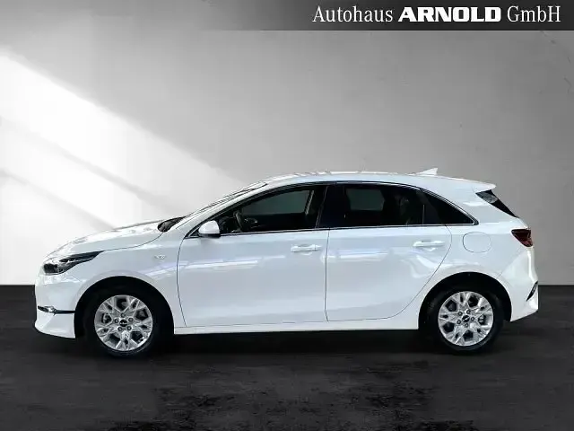 Usado Kia Ceed Comfort 140 CV (102 kW) 2025 Blanco Utilitario