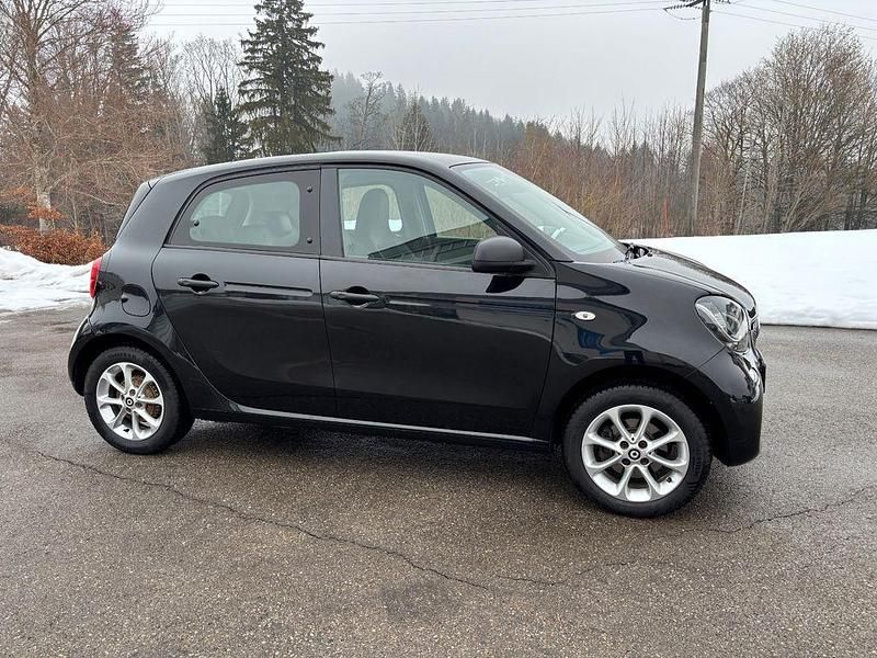 Gebraucht Smart ForFour Basis 71 PS (52 kW) 2015 Schwarz Kleinwagen