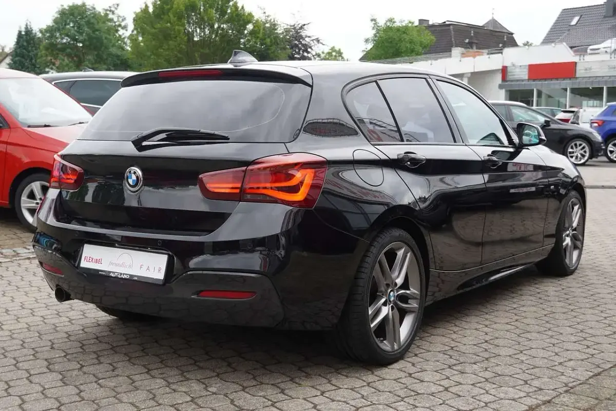 Gebraucht BMW 118 M Sport 136 PS (100 kW) 2019 Schwarz Kleinwagen