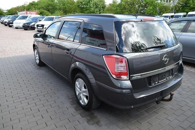 Gebraucht Opel Astra 110 PS (80 kW) 2010 Grau Kombi