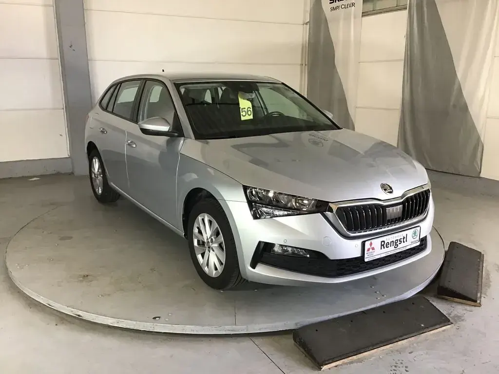 Gebraucht Skoda Scala Ambition 110 PS (80 kW) 2023 Silber Kleinwagen