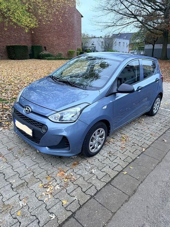 Blau Gebraucht 2017 Hyundai i10 Trend Kleinwagen | 6.990 € (Guter Preis) - Bild 1/4