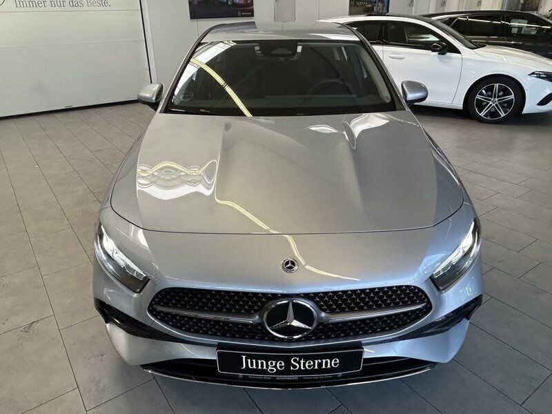 Gebraucht Mercedes A200 Advanced Plus 163 PS (119 kW) 2023 Silber Limousine