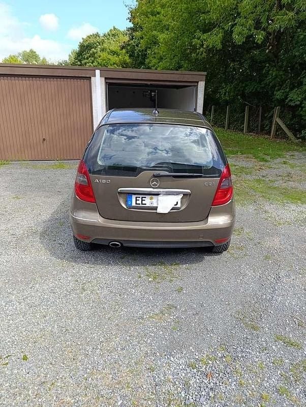 Gebraucht 2008 Mercedes 180 Avantgarde Limousine | 3.400 € - Bild 1/4