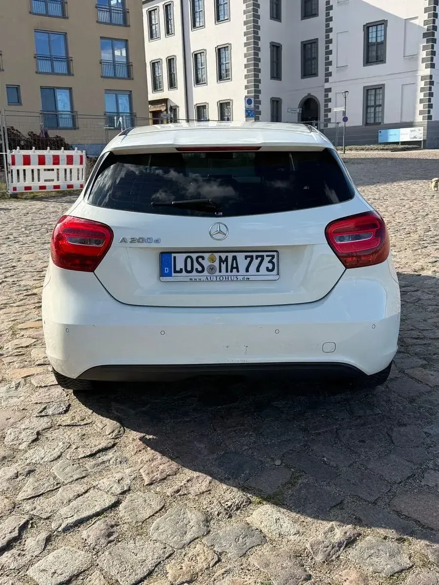Second-hand Mercedes A200 136 CP (100 kW) 2017 Alb Berlinǎ