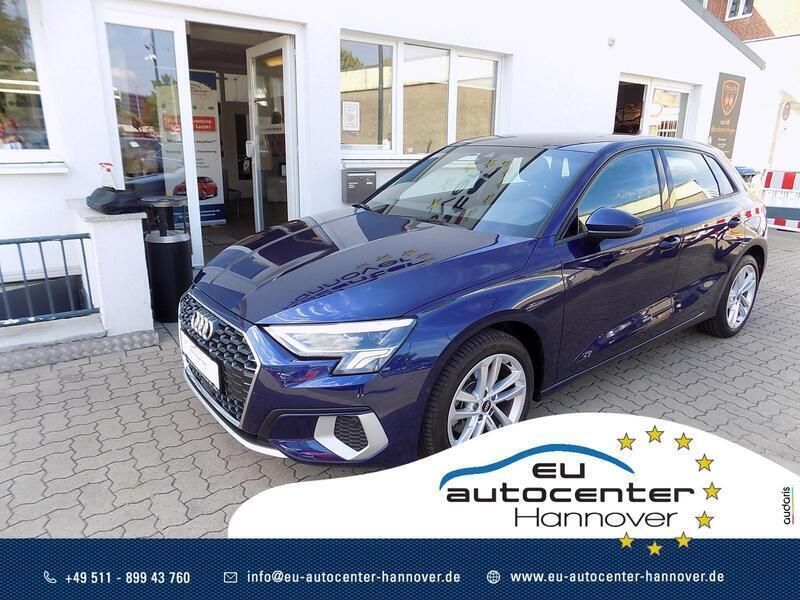 Navarrablau metallic Gebraucht 2021 Audi A3 Advanced | 23.990 € (Fairer Preis) - Bild 1/4