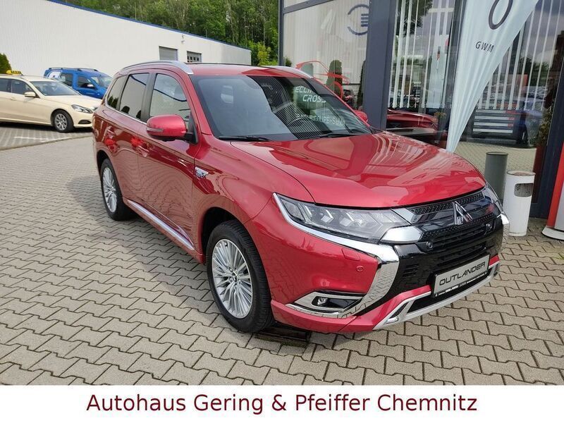 Rot Gebraucht 2019 Mitsubishi Outlander P-HEV Top SUV | 26.490 € (Etwas zu teuer) - Bild 1/2