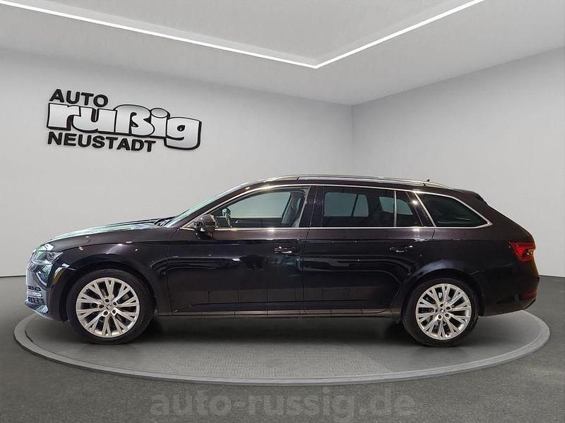 Gebraucht Skoda Superb Style 150 PS (110 kW) 2023 Schwarz Kombi