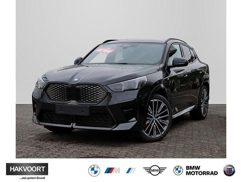 Black sapphire Neu 2025 BMW iX2 Comfort Edition SUV | 58.450 € (Etwas zu teuer) - Bild 1/4