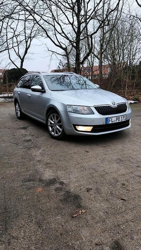 Gebraucht Skoda Octavia RS 150 PS (110 kW) 2015 Silber Kleinwagen